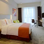Holiday Inn Express Shanghai Gongkang By Ihg