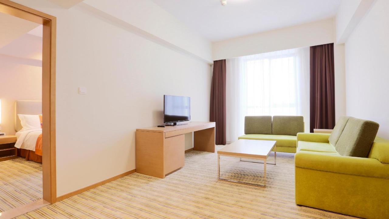 Khách sạn Express Gongkang By Ihg 3*