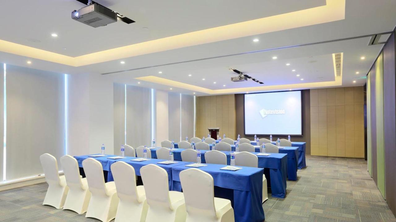 Khách sạn Express Gongkang By Ihg 3*