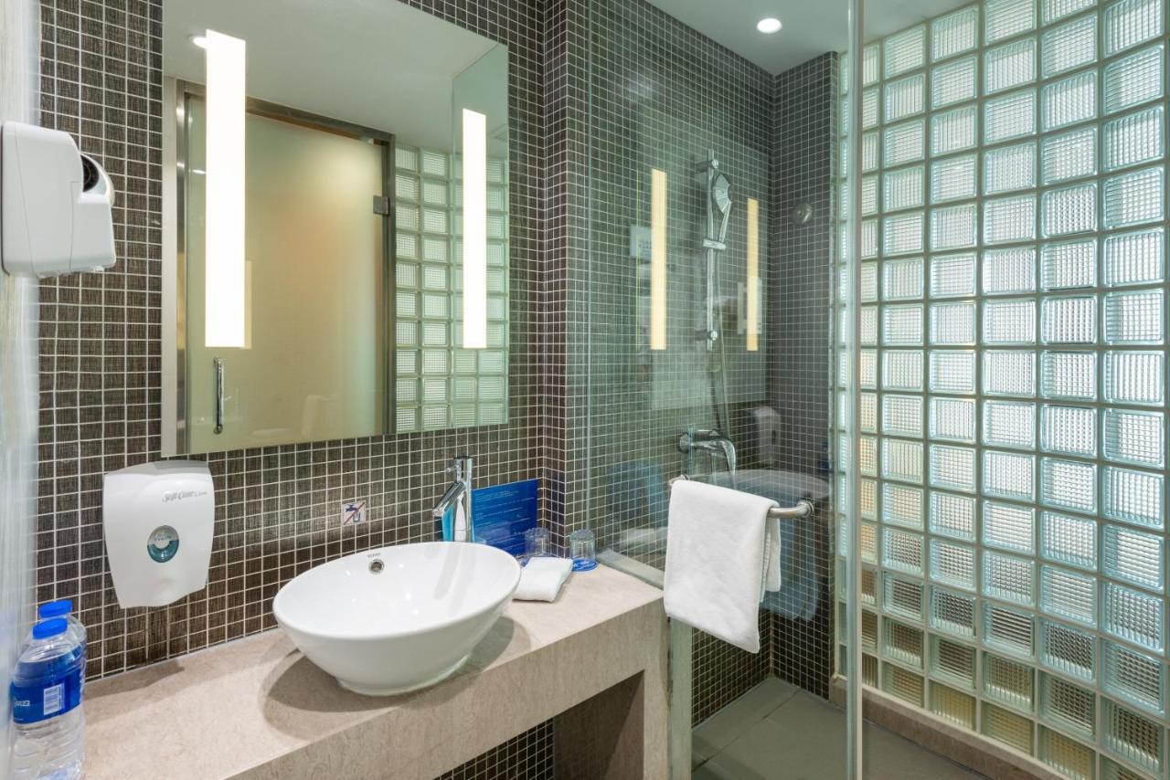 Khách sạn Express Gongkang By Ihg 3*